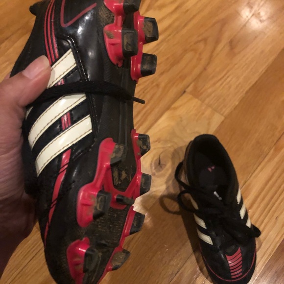 Soccer cleats - Picture 3 of 5